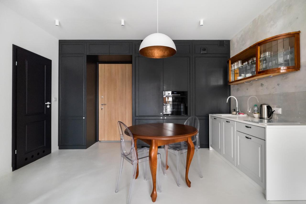 Wola Artistic Designer Apartment وارسو المظهر الخارجي الصورة