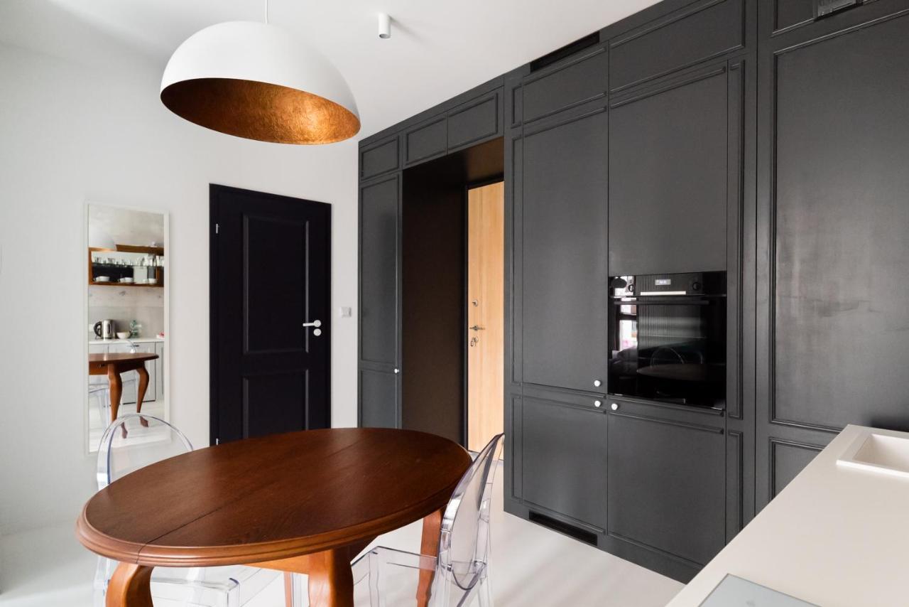Wola Artistic Designer Apartment وارسو المظهر الخارجي الصورة