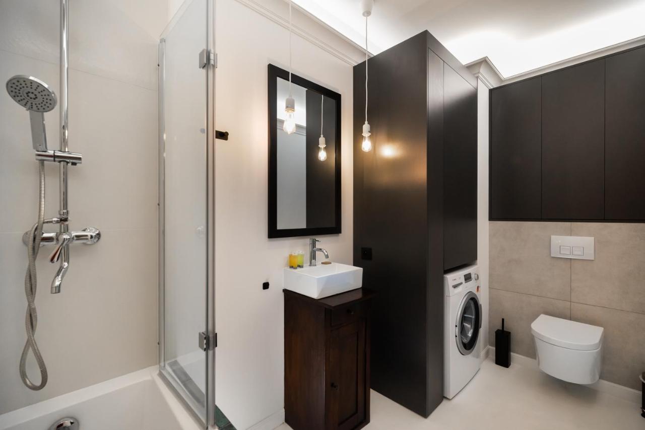 Wola Artistic Designer Apartment وارسو المظهر الخارجي الصورة