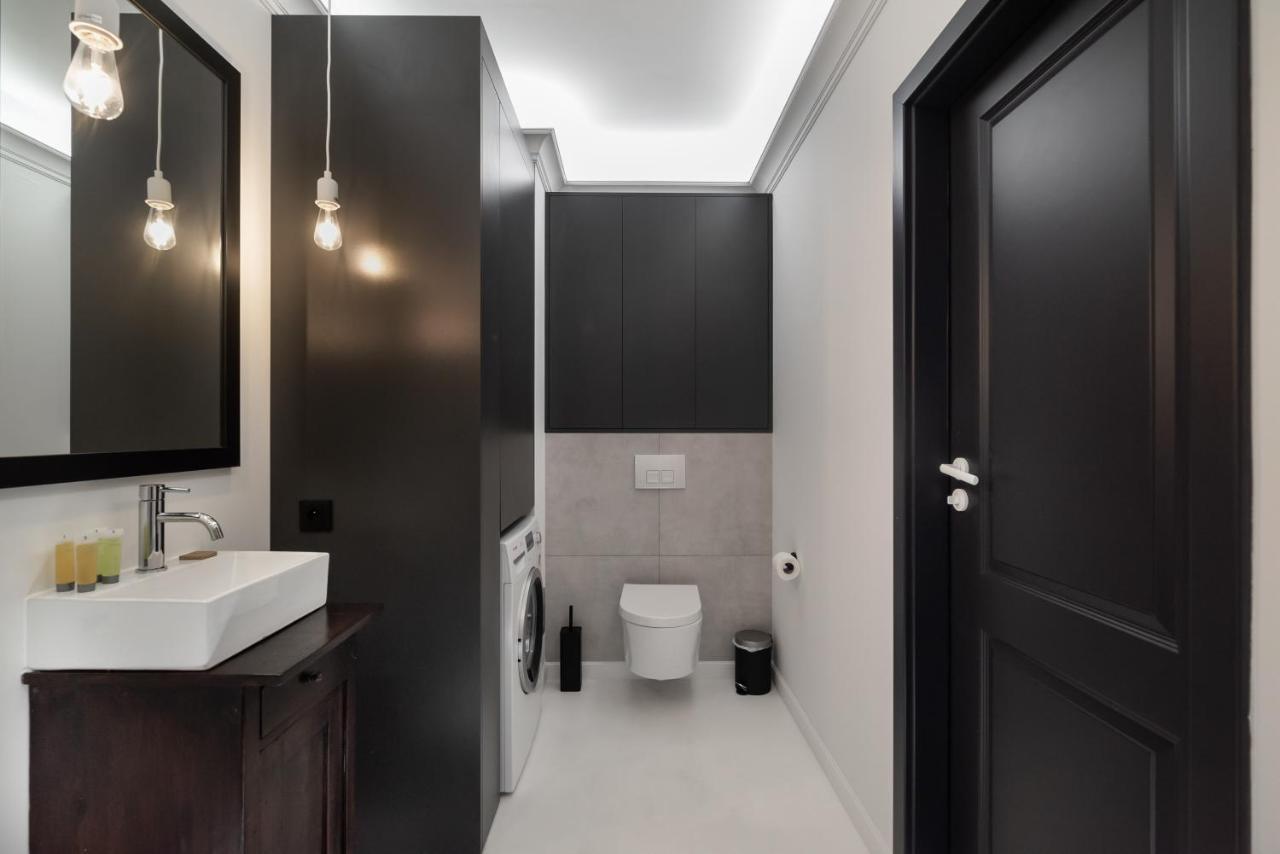 Wola Artistic Designer Apartment وارسو المظهر الخارجي الصورة